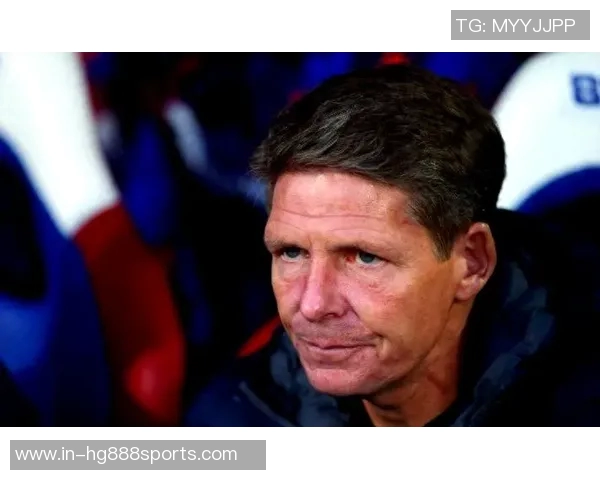 曼联高层青睐格拉斯纳3中卫战术或成新选择