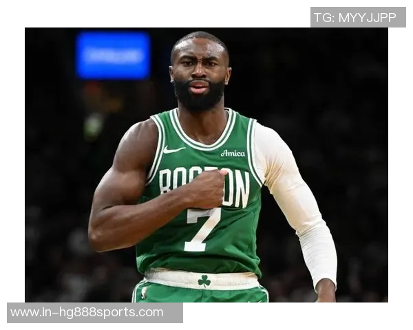 杰伦布朗首节表现平平仅得2分3投1中篮板助攻均有贡献 杰伦布朗首节表现平平仅得2分3投1中篮板助攻均有贡献